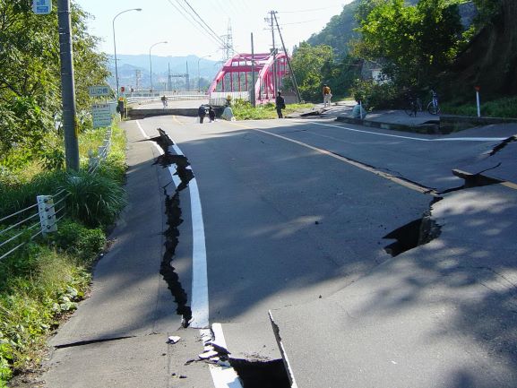 Chuetsu earthquake Yamabe Bridge
